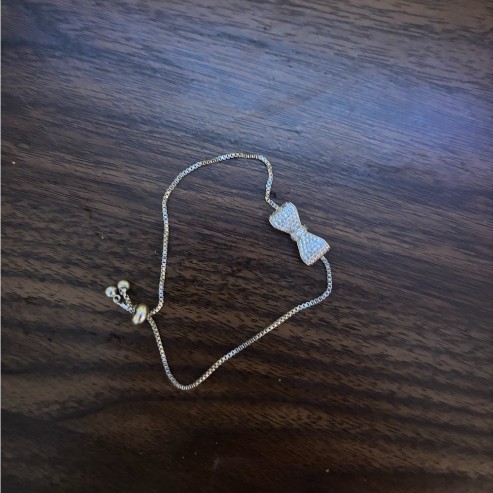 Bow bracelet